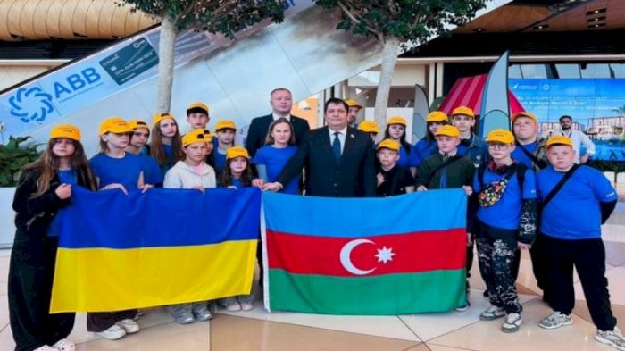 Daha 18 ukraynalı uşaq reabilitasiya üçün Bakıya gətirildi  